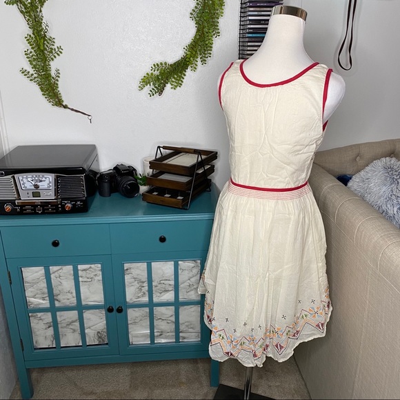 Dolls Point Embroidered Dress AA8 - Picture 3 of 7